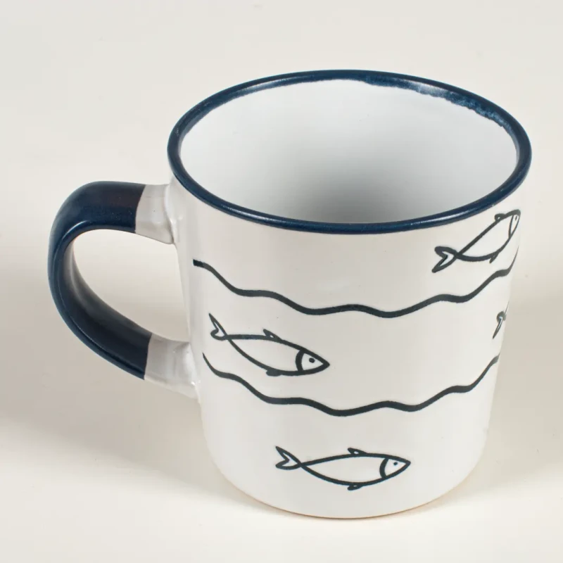 Kubek kamionkowy ceramiczny biały z motywem rybek Captain Mike 350 ml
