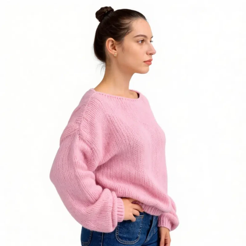 Ciepły sweter damski różowy oversize miękki elegancki, klasyczny dekolt Captain Mike