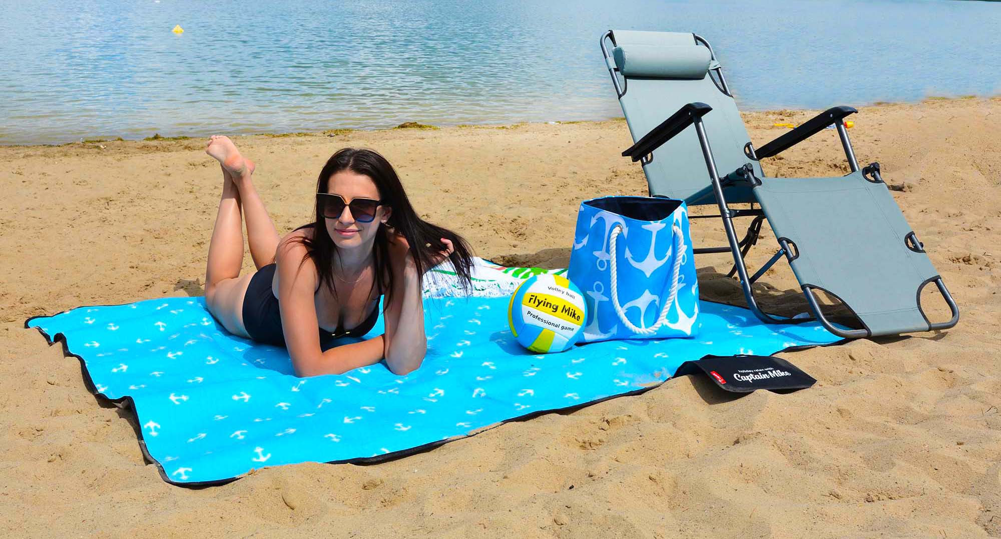 Jaki koc zabrać ze sobą na plażę? Sprawdź, jak wybrać idealny i wypoczywać jeszcze wygodniej!